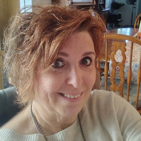 Meet your Posher, Sue - Picture 2 of 2